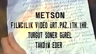Turkish Couple'S Steamy Kissing Session With Busty Girls