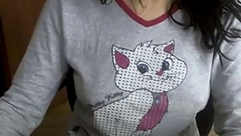 Charming Turkish Webcam Model Goes Solo