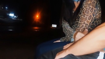 Intense Situation! I Expose My Genitals To A Woman Waiting For The Bus, How Will She Respond?