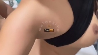Egyiptomi Tini Chloe Foxy Köpköd És Ízleli A Spermát A Zuhany Alatt