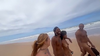 Fkk-Strandspaß Mit Heißen Freunden Und Einer Erstaunlichen Aufnahme