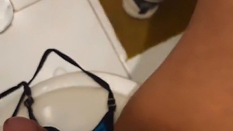 Reife Latina'S Tabu-Bade-Fetisch Entfaltet Sich In Einer Amateurserie